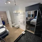 Luxury Blue Suites- Imperial Apartment
