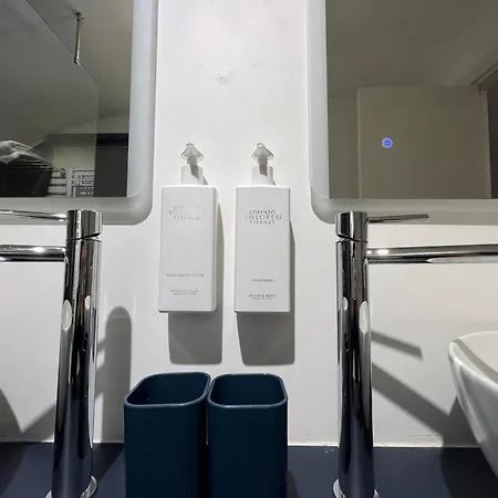 Luxury Blue Suites- Imperial דירה